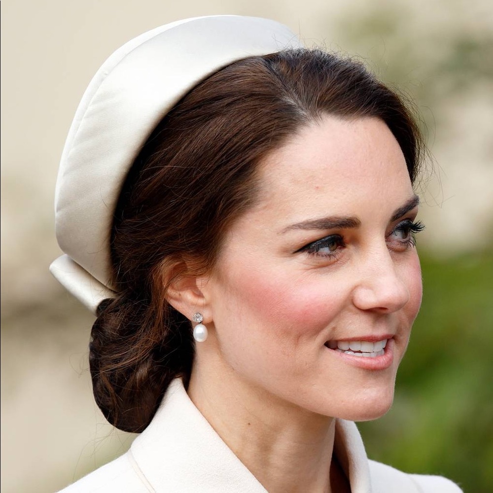 Kate Middleton Style Vintage 1960s pill box hat